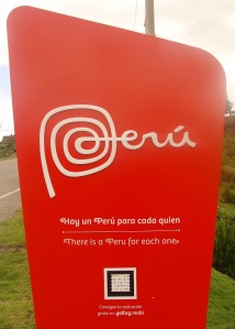 Este es uno de los letreros que da la bienvenida y despedida a territorio peruano 
