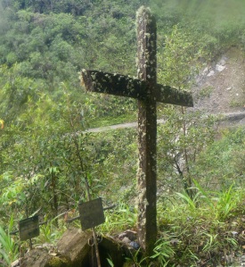 Una de las tantas cruces que se pueden encontrar en el camino